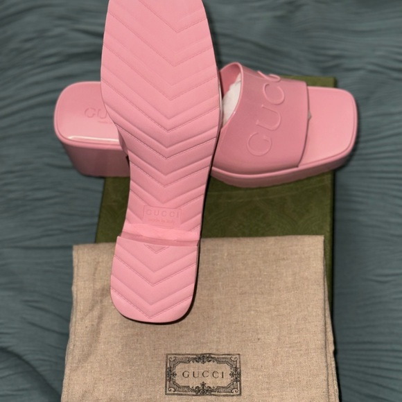 Gucci Rubber Logo Womens Platform Slide Sandals Size 38 (US 8) - Picture 9 of 9